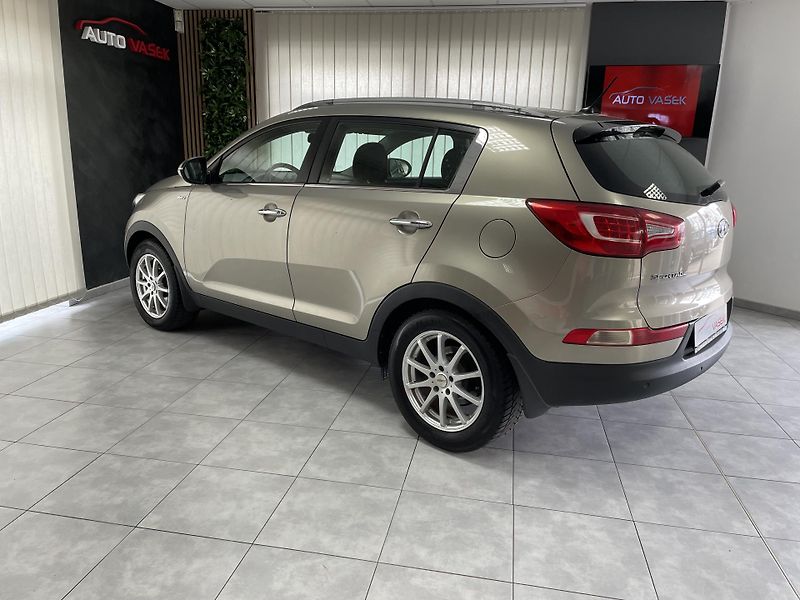 Kia Sportage 2.0 CRDi 4x4 ČR SERVIS.DIGIAC - fotka 8 z 25