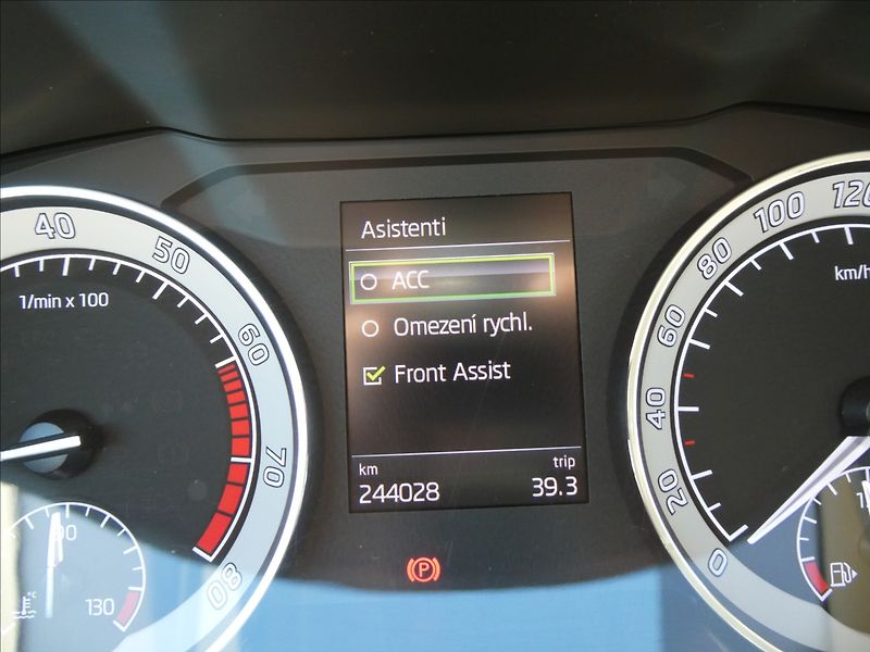 Škoda Superb 1,5 TSi 110kW 1majitel,DSG,DPH - fotka 40 z 47