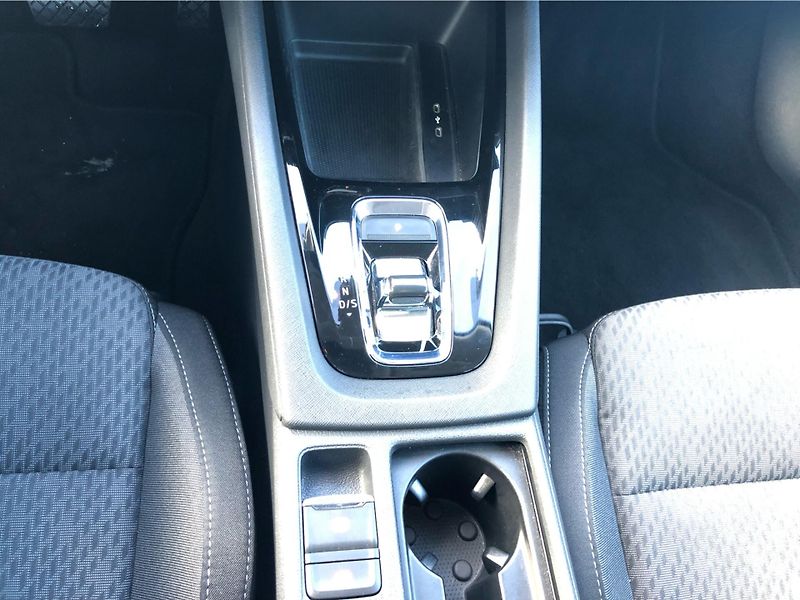 Škoda Octavia 2,0TDi 110kW STYLE DSG - fotka 22 z 29