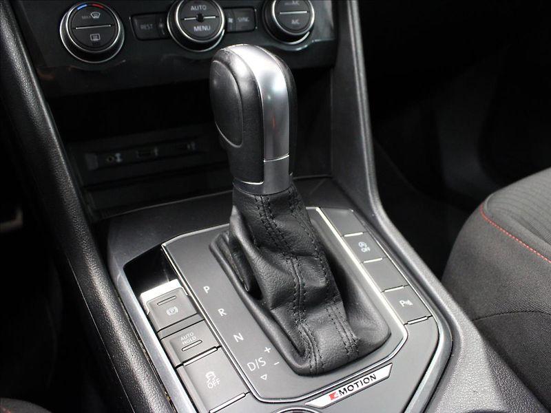 Volkswagen Tiguan 2,0 TSI 132KW DSG 1.majitel - fotka 27 z 40