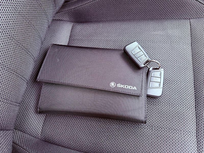 Škoda Superb 2.0 TDi DSG Style, Keyless - fotka 28 z 30