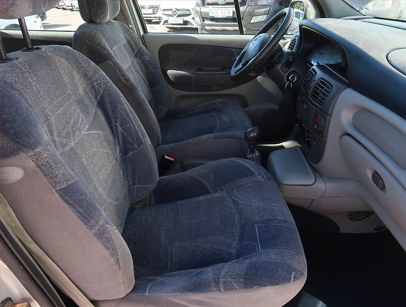 Renault Scénic (2000) 1.6i, Klima, udržované - fotka 9 z 13