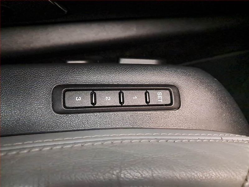 Škoda Octavia (2011) Laurin&Klement 1.8 TSI - fotka 17 z 22