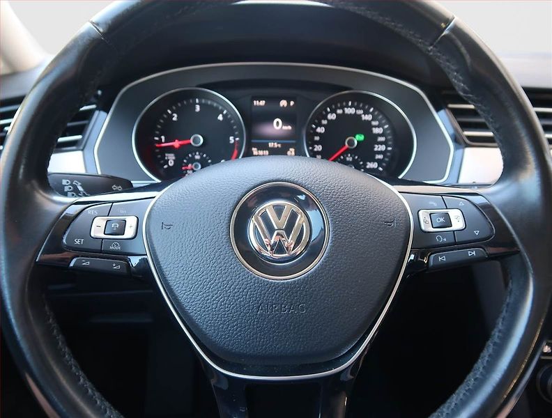 Volkswagen Passat (2017) 2.0 TDI, Automat, Kůže - fotka 16 z 23