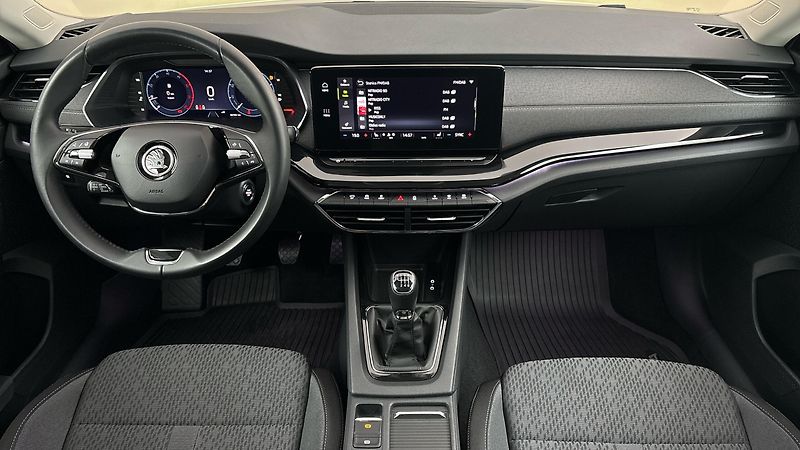 Škoda Octavia 2.0 TDI Style Combi - fotka 8 z 24