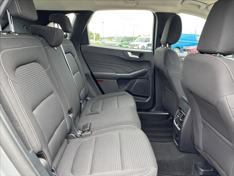 Ford Kuga 1,5 EcoBoost 110kW Titanium - fotka 14 z 39
