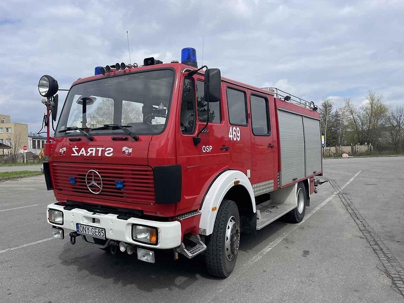 Zatímco většina lidí řeší hypotéky, dětské pokoje a kuchyňské linky, Matěj Straník zvolil jiný život.