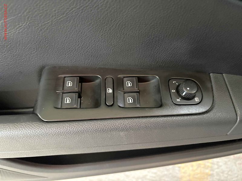 Škoda Superb (2008) 2.0TDi, servis.kniha, AT - fotka 12 z 17
