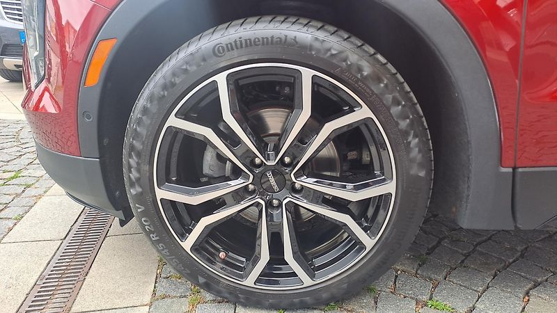 Cadillac XT4 SPORT  AWD 350T - fotka 18 z 18