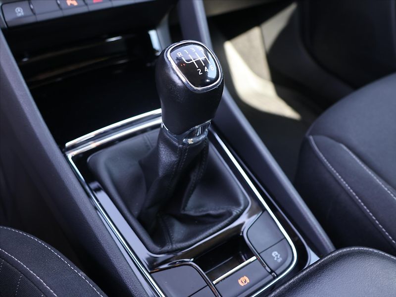 Škoda Karoq 2,0 TDI LED Navi CZ DPH 1.Maj - fotka 23 z 32