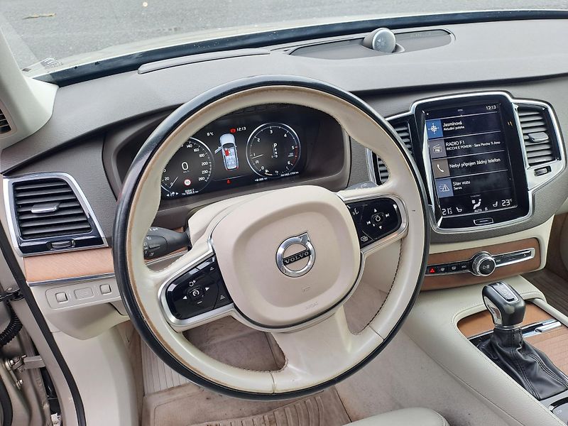 Volvo XC90 (2016) 2,0 D5 AWD DRIVE-E INSCRIPTION - fotka 13 z 35