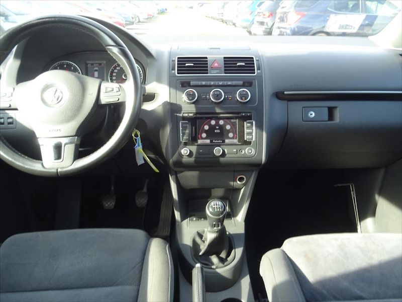 Volkswagen Touran 1,2 TSi 77 kW - fotka 22 z 33