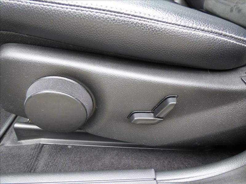 Mercedes-Benz GLK 2,1 220CDI,4Matic,AMG,7G,Bi-Xe - fotka 43 z 77