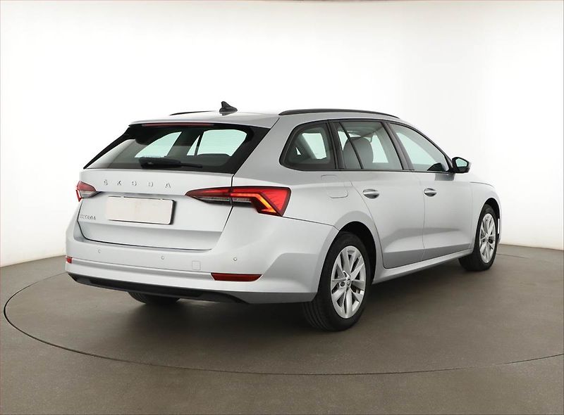 Škoda Octavia (2020) 2.0 TDI, Navi, Tempomat - fotka 5 z 16