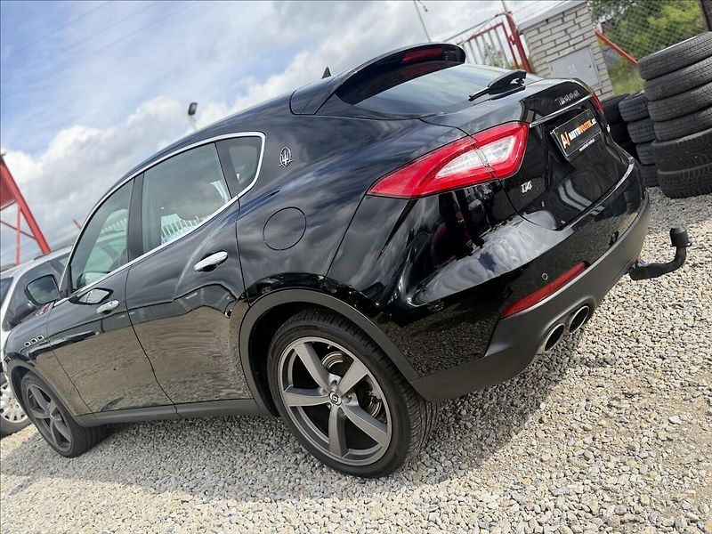 Maserati Levante 3,0 Q4 A/T 202kW - fotka 7 z 31