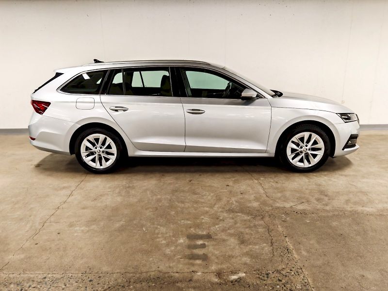 Škoda Octavia (2022) 2.0 TSI 140 kW DSG 4x4 Style P - fotka 26 z 30