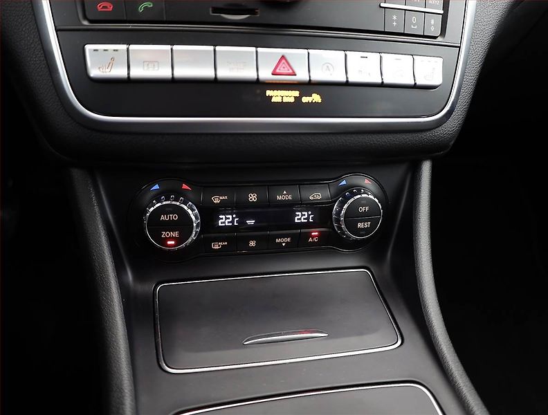 Mercedes-Benz GLA (2019) 200 d 4MATIC, 4X4 - fotka 12 z 19