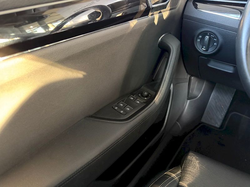 Škoda Superb (2021) Laurin & Klement 2.0 TDI / 147 - fotka 8 z 31