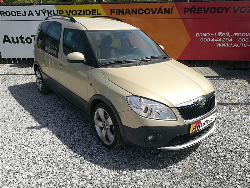 Škoda Roomster 1,2 TSi Scout - fotka 2 z 17