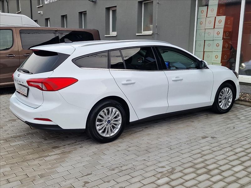 Ford Focus 1.5TDCi 88kW Titanium,ČR,1.Maj - fotka 11 z 48