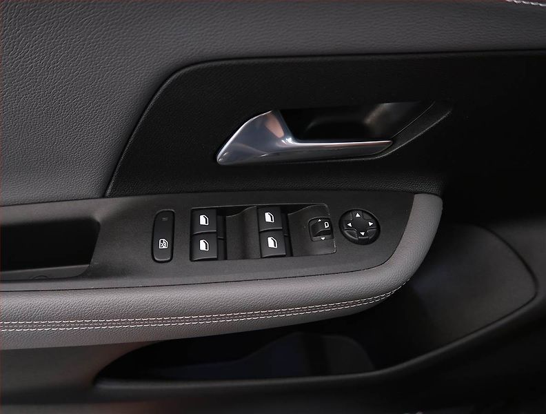 Opel Mokka (2022) Electric 50 kWh, SoH 93% - fotka 23 z 26