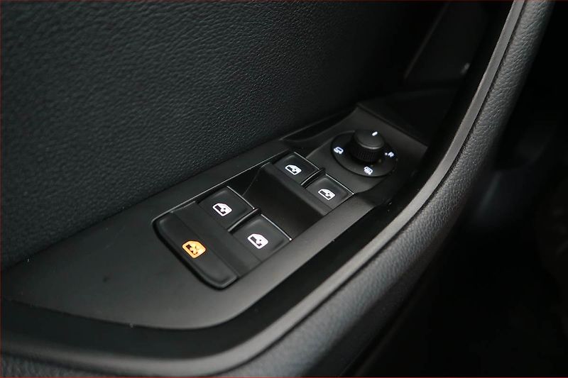 Škoda Superb (2016) 2.0 TSI, Automat, Navi - fotka 19 z 20