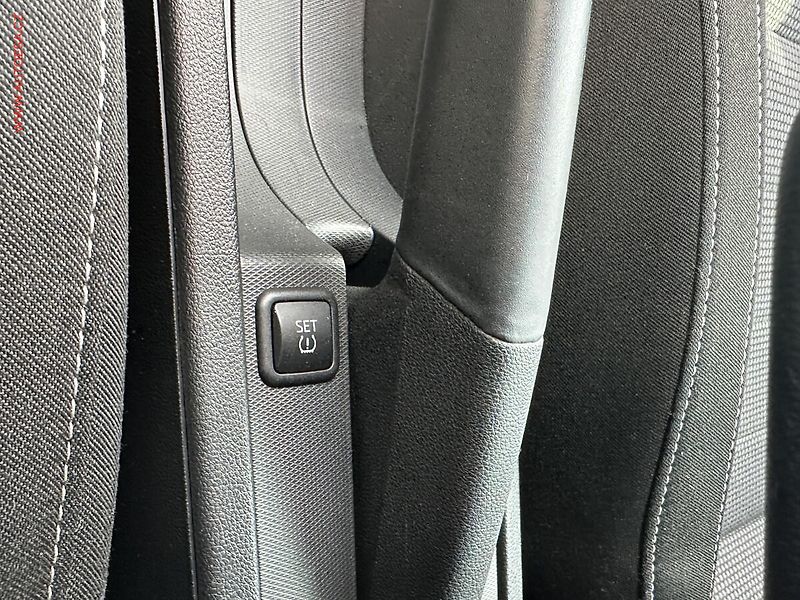 Škoda Rapid (2015) 1.2TSi, STK3/28 - fotka 15 z 17