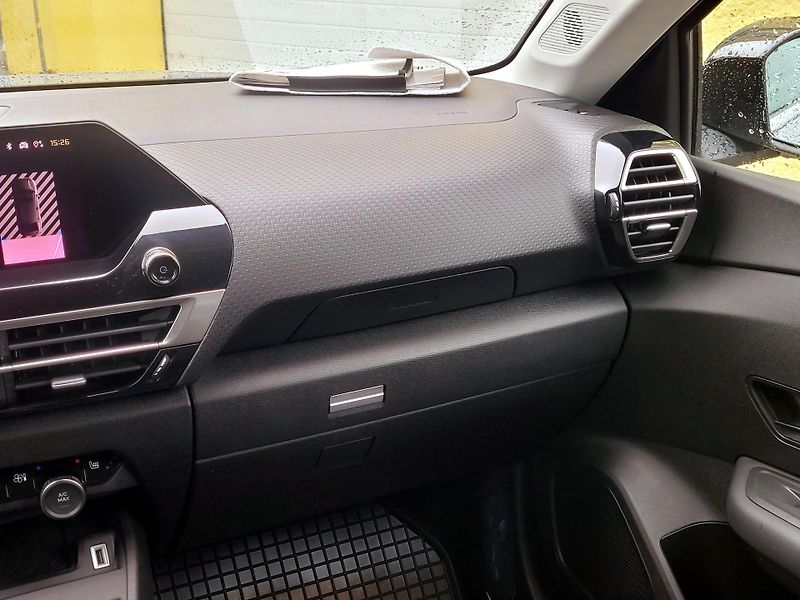 Citroën C4 X 96kW AT8 *SERV.KNÍŽKA*      - fotka 30 z 55