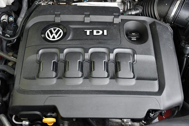 Volkswagen Tiguan 2.0Bi-TDi R-LINE 4M DSG HUD ČR - fotka 44 z 44