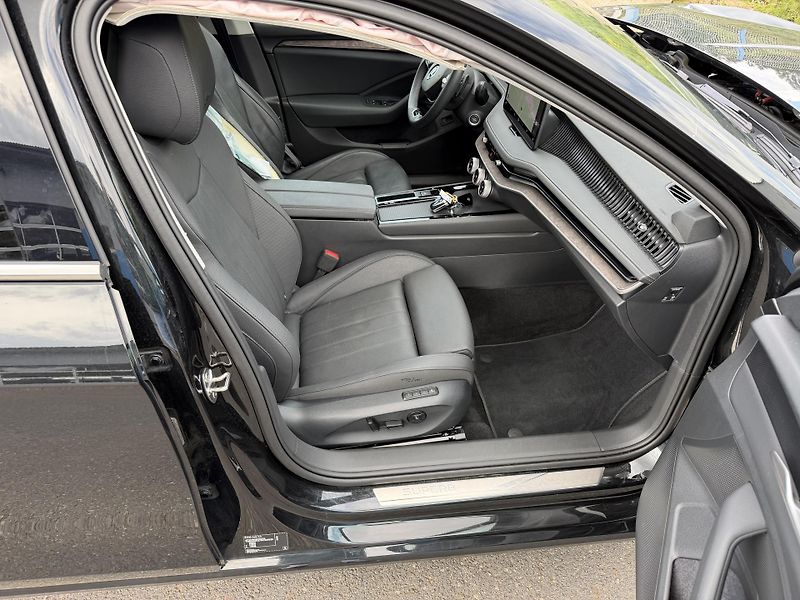 Škoda Superb 2,0TDi 147kW L&K 4x4 aut. - fotka 18 z 22