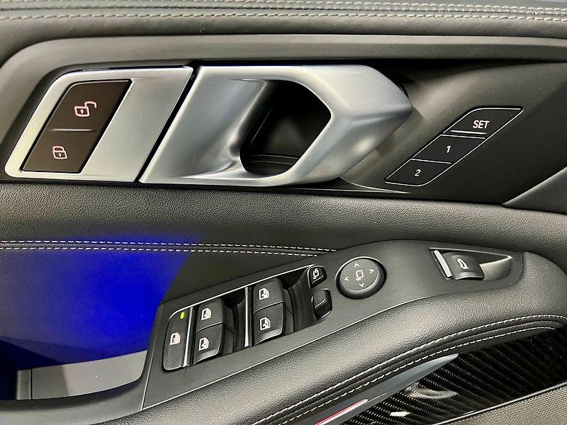 BMW X5 30d xDrive M-SPORT, VZDUCH, PA - fotka 31 z 37