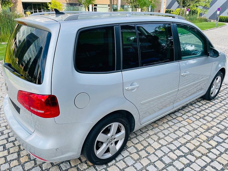Volkswagen Touran 2.0TD MANUÁL 1MAJITEL SERVISKA - fotka 13 z 49