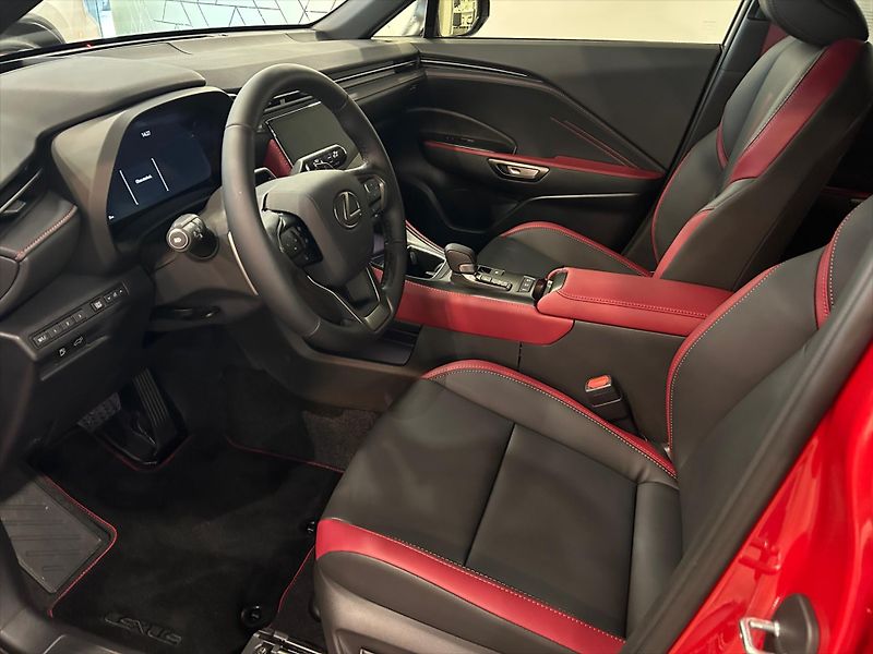 Lexus LBX 1,5   Vibrant Edition Luxury B - fotka 8 z 9
