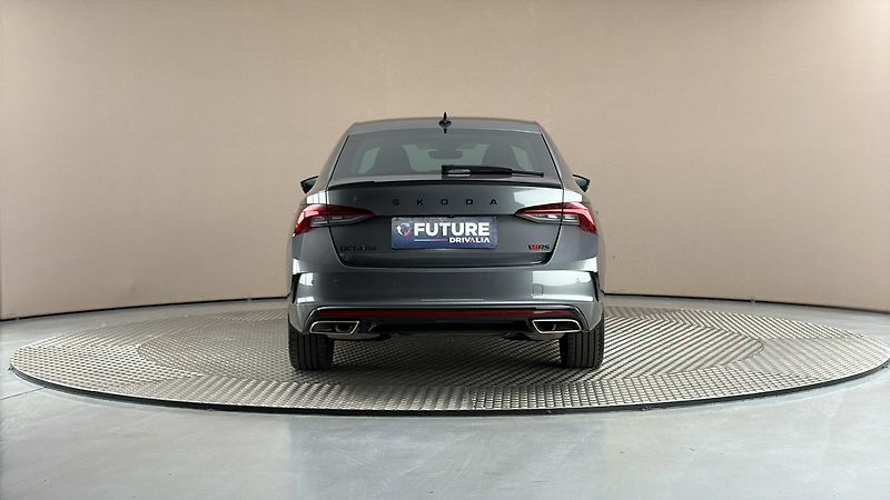 Škoda Octavia 2.0 TSI RS - fotka 5 z 27