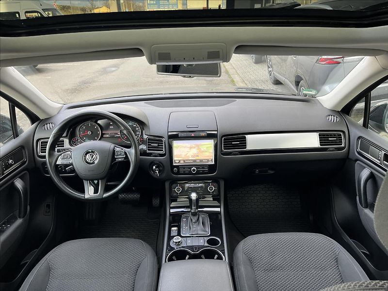 Volkswagen Touareg 3,0 TDI  V6 150 kW DSG 4M - fotka 11 z 36