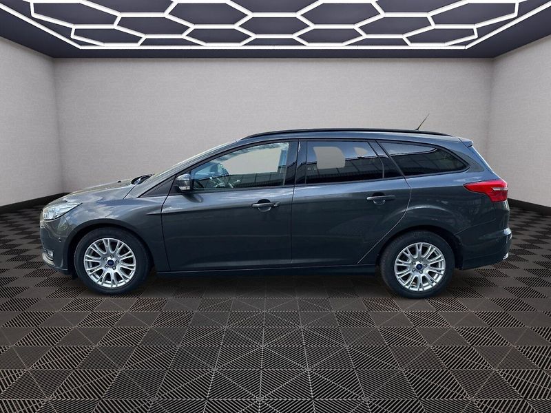 Ford Focus (2017) 1.0EcoBoost 92kw - fotka 4 z 25