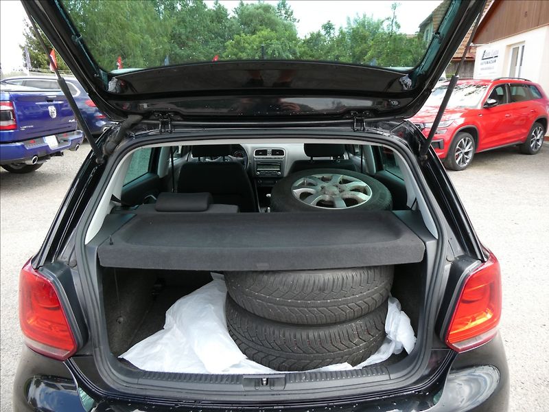 Volkswagen Polo 1,2 i 51kW 2x kola, po servise - fotka 15 z 42