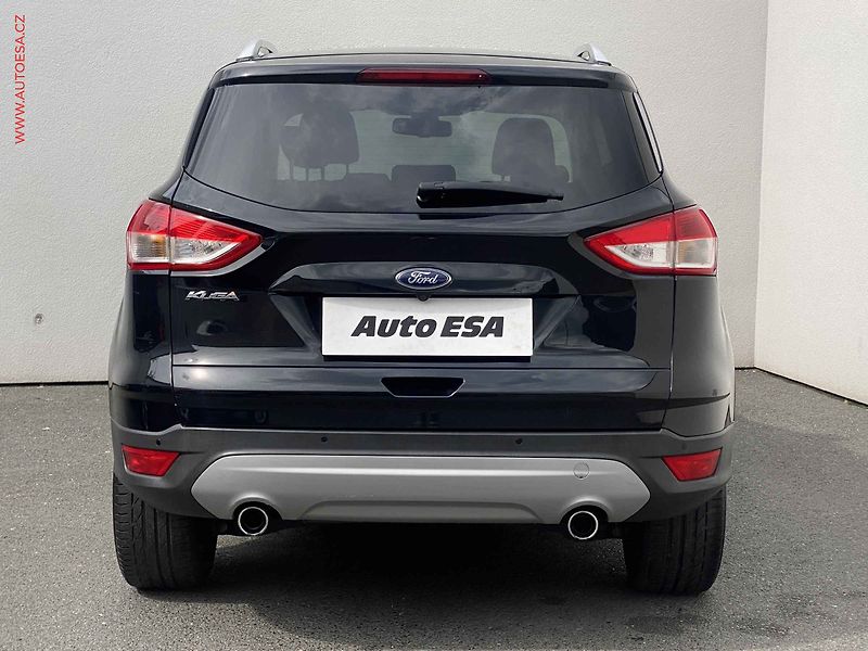 Ford Kuga (2014) 2.0 TDCi 4x4, Titanium - fotka 5 z 18