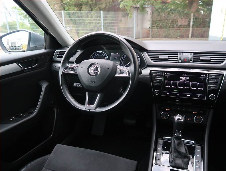 Škoda Superb (2017) 1.8 TSI, Automat, ČR,1.maj - fotka 7 z 28