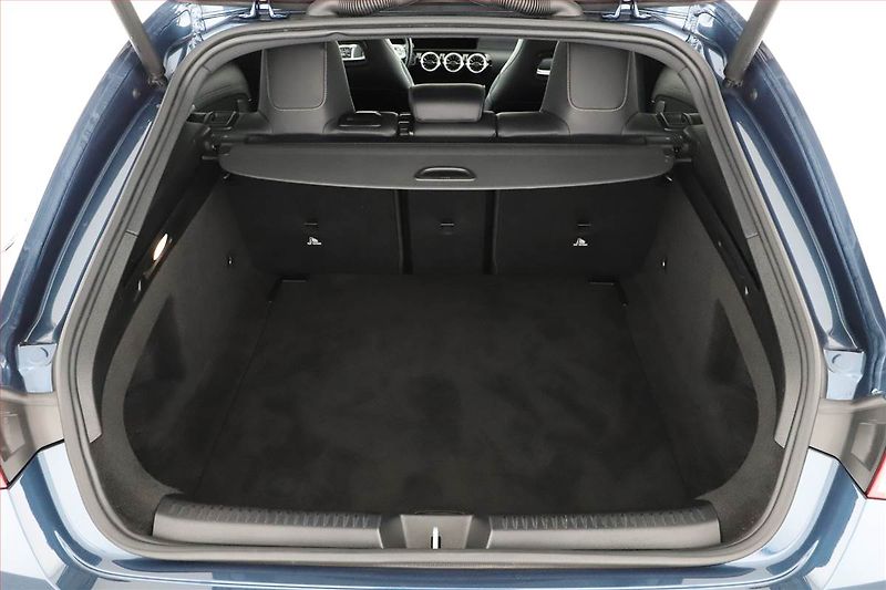 Mercedes-Benz CLA (2022) AMG Paket 200 d - fotka 11 z 21