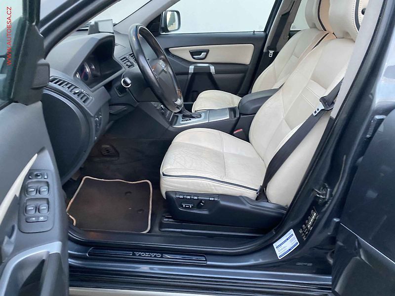 Volvo XC90 (2009) 2.4 D5 4X4 7míst, 2.maj,ČR - fotka 9 z 18