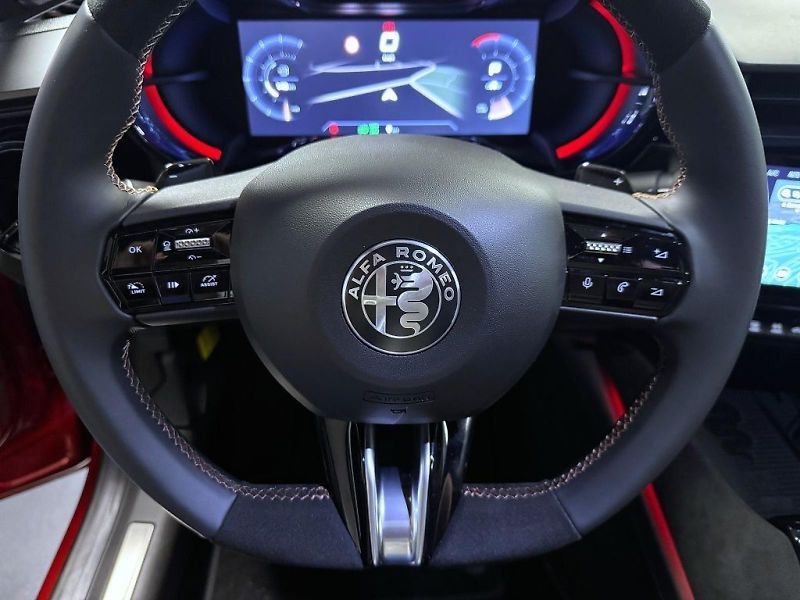 Alfa Romeo Junior (2026) Ibrida 1.2 Turbo 145k eDCT6 Q4 - fotka 16 z 17