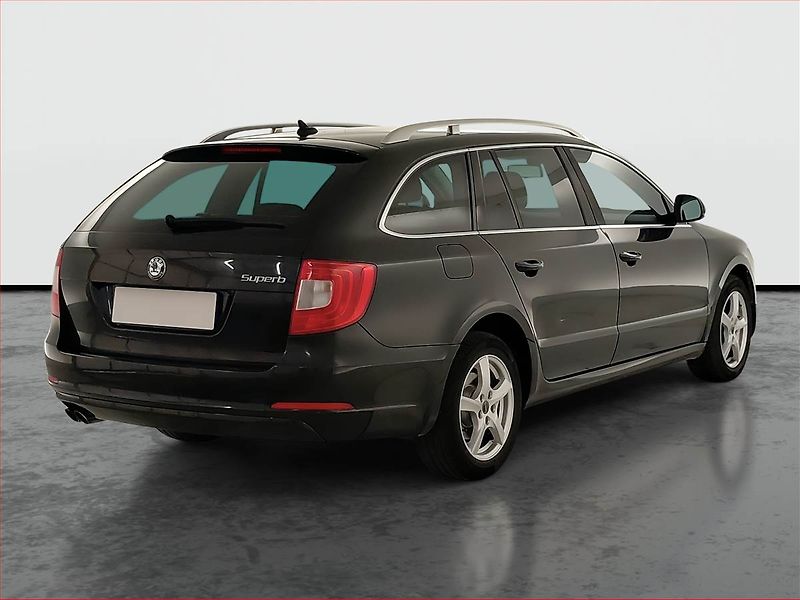 Škoda Superb (2013) Ambition Plus 2.0 TDI - fotka 5 z 20