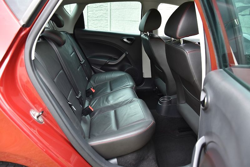 Seat Ibiza FR 1.6 TDi CR,XENON,KŮŽE,FACE - fotka 37 z 47