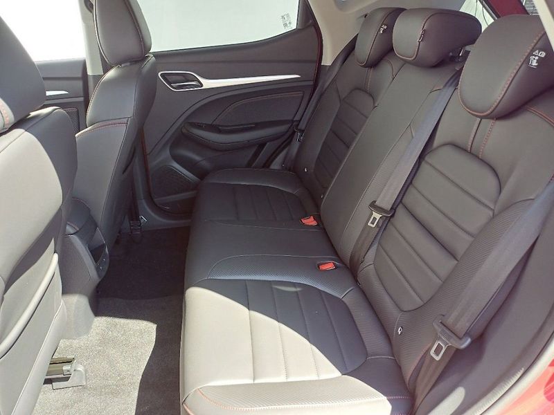 MG ZS Exclusive 1,0 TGI 82 kW 2WD 6A - fotka 16 z 20