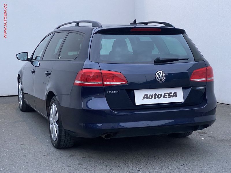 Volkswagen Passat (2014) 1.6 TDi, AC, výhřev sed - fotka 6 z 15