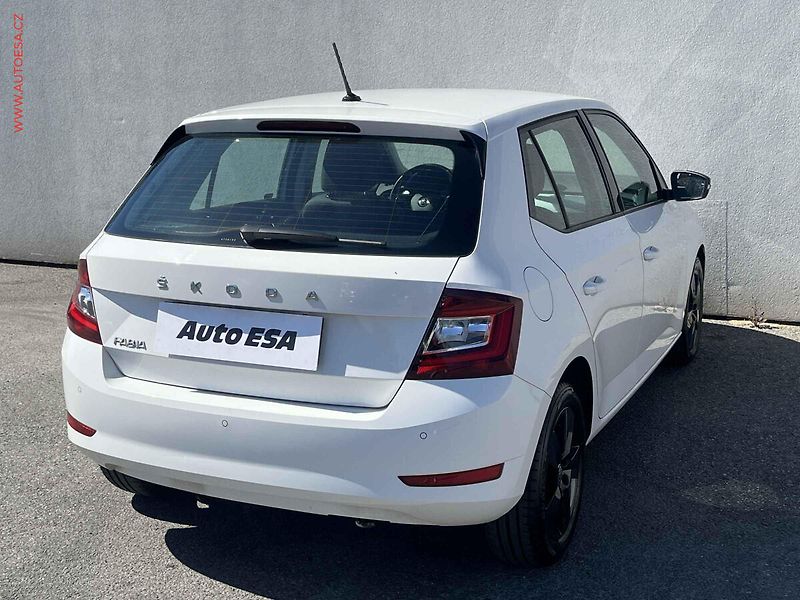 Škoda Fabia (2021) 1.0 TSi, 1.maj,ČR, Ambition - fotka 4 z 13