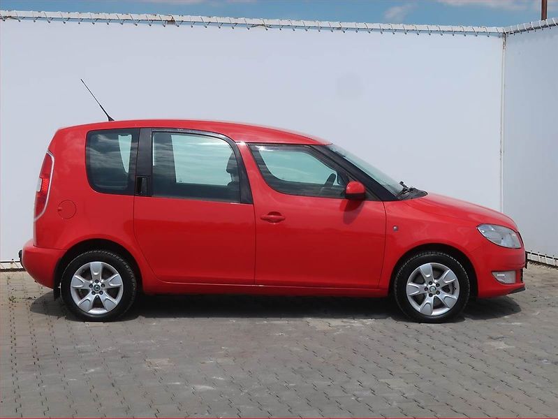 Škoda Roomster (2011) Style 1.6 TDI - fotka 6 z 15