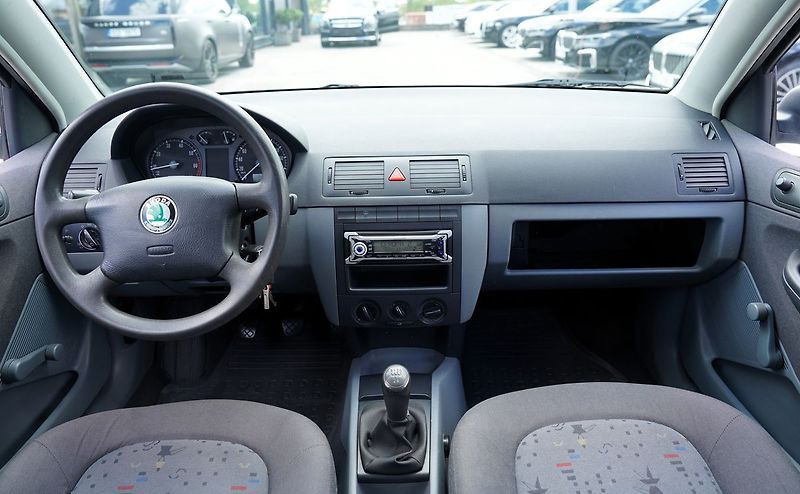 Škoda Fabia 1.0 MPI 50PS/ČR/136.000 km !!! - fotka 22 z 35