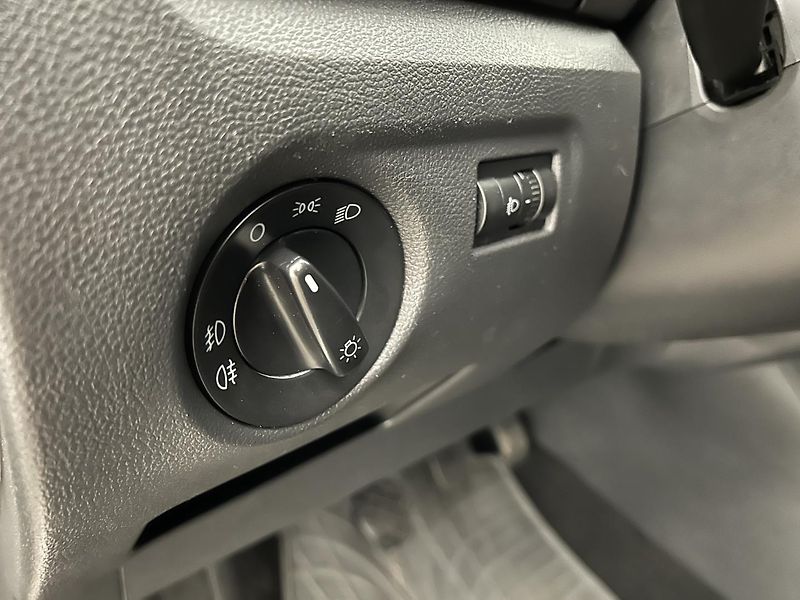 Škoda Fabia 1.2 TSI Ambiente - fotka 8 z 22